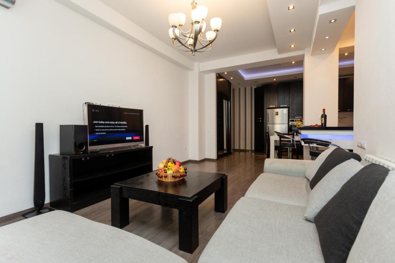 Two Bedroom Apartment In The City Center Tiflis Exterior foto
